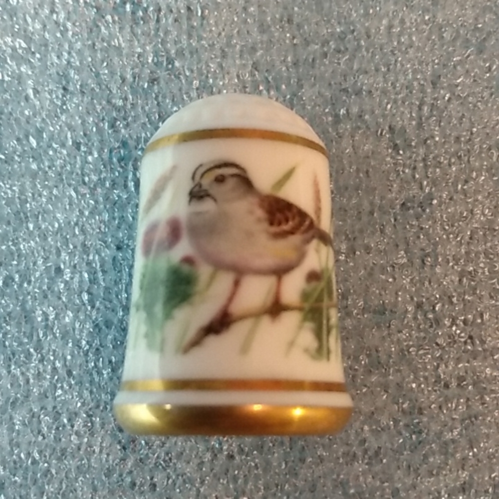 Franklin Porcelain 1979 Thimble Birds Flowers White Throated Sparrow